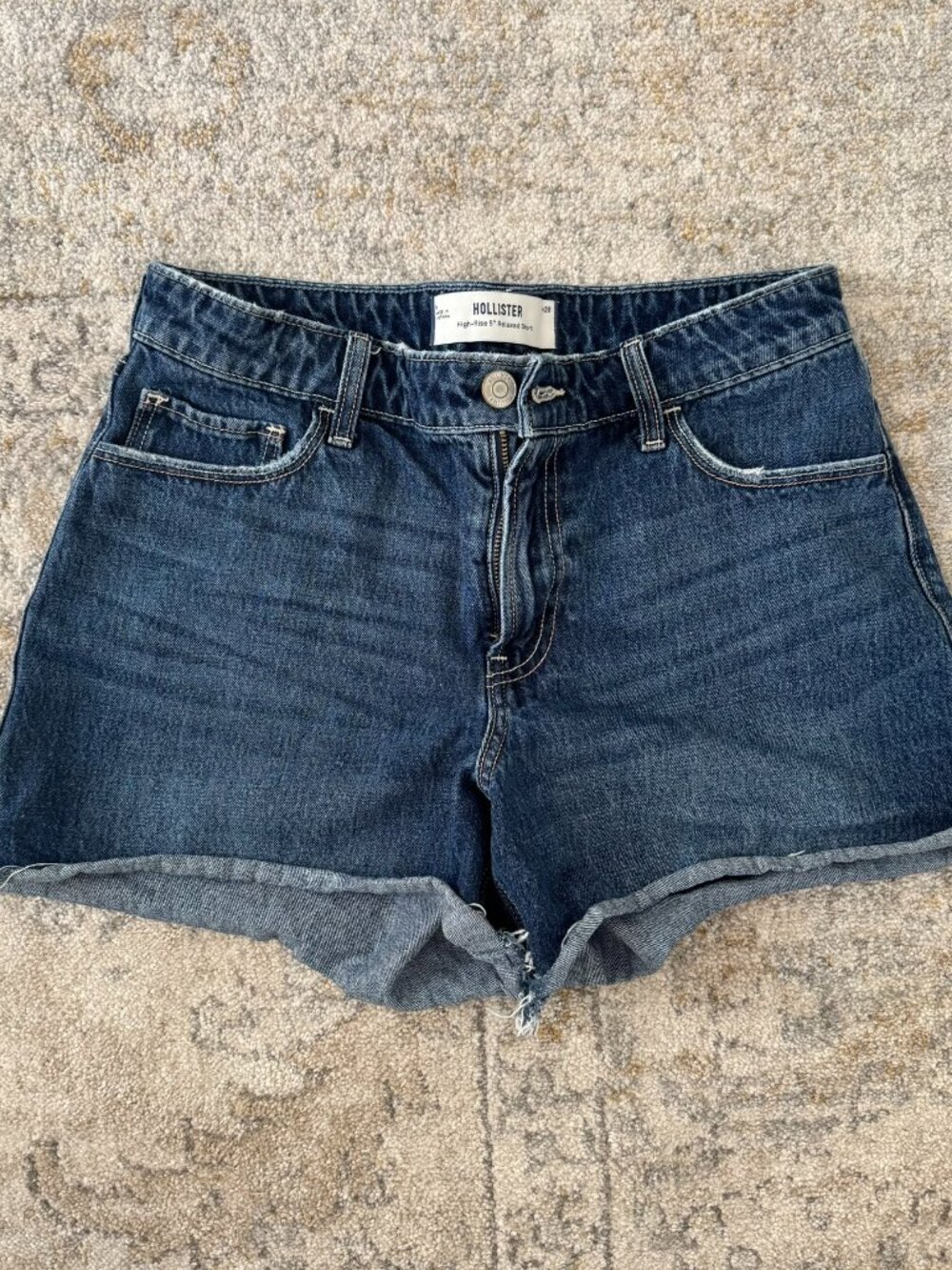 Hollister High-Rise Medium Dark Wash Relaxed Denim Shorts 5"